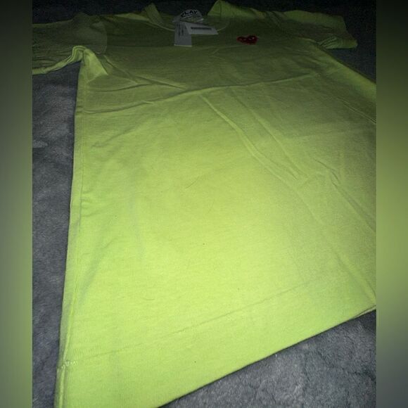 NWTs Commes Des Garçon PLAY Appliqué T-Shirt Size XS - Picture 3 of 7